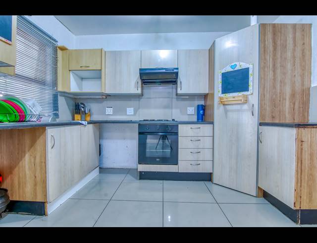 3 BEDROOM APARTMENT BLOCK TO LET IN FERNDALE